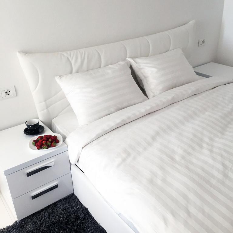 White Residence Luxury Apartments Sarandë 객실 사진