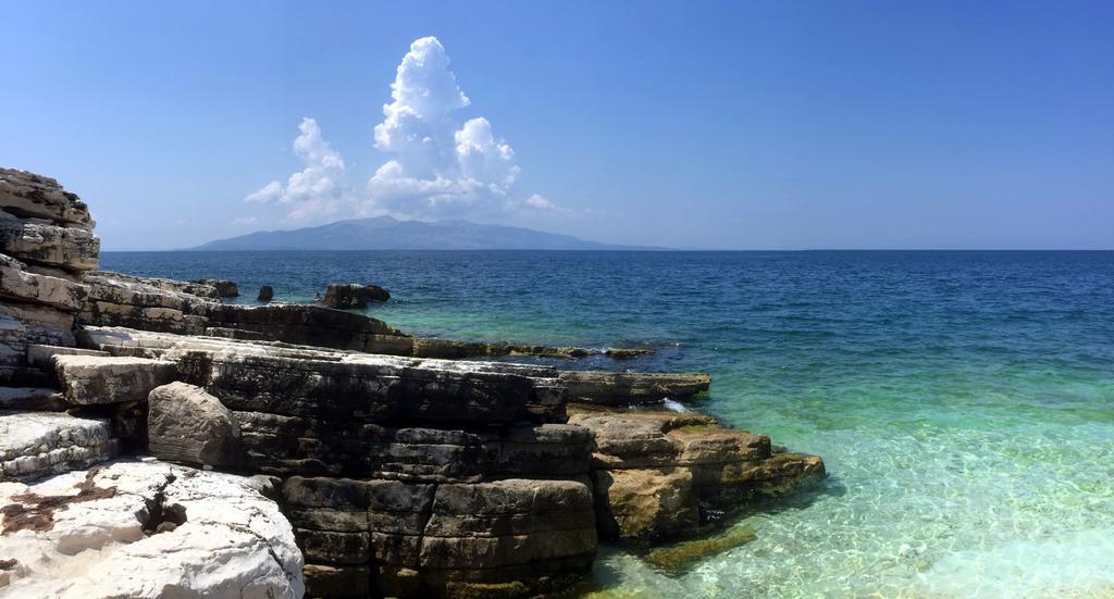 White Residence Luxury Apartments Sarandë 외부 사진