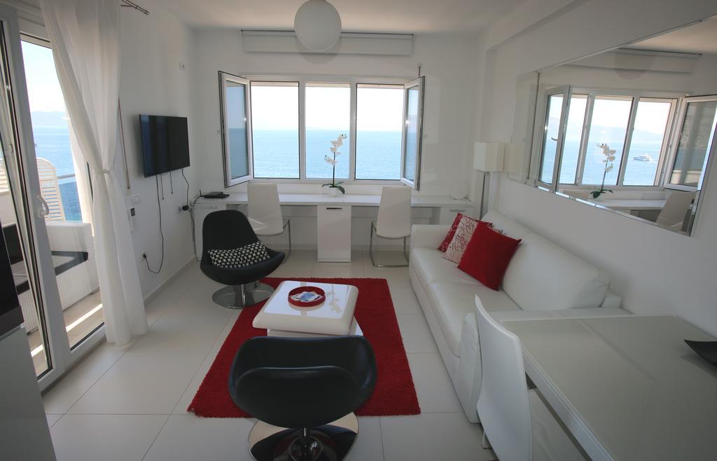 White Residence Luxury Apartments Sarandë 외부 사진