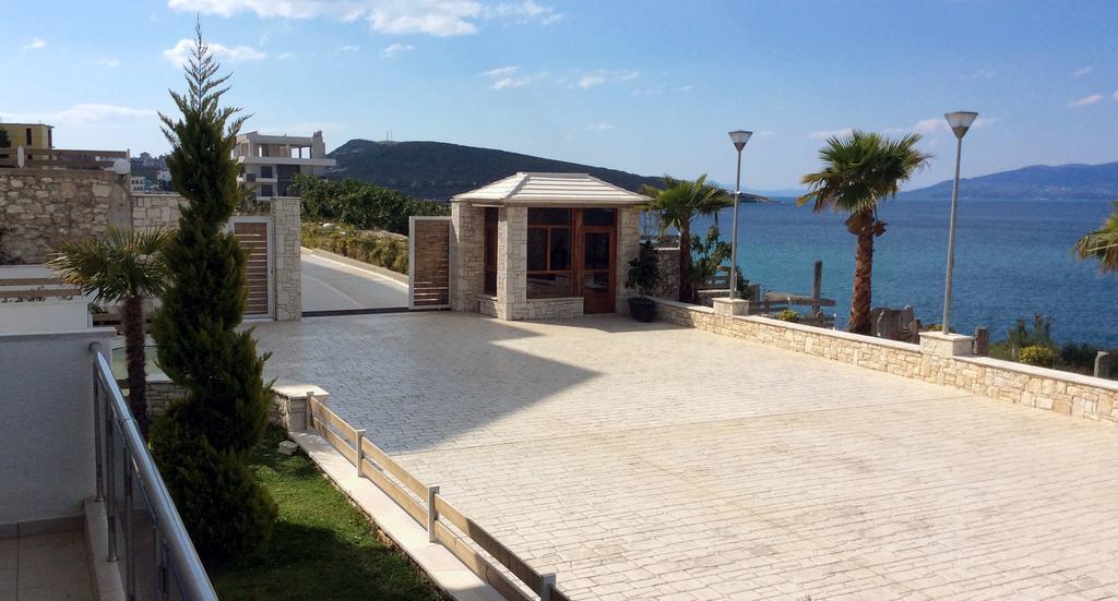 White Residence Luxury Apartments Sarandë 외부 사진
