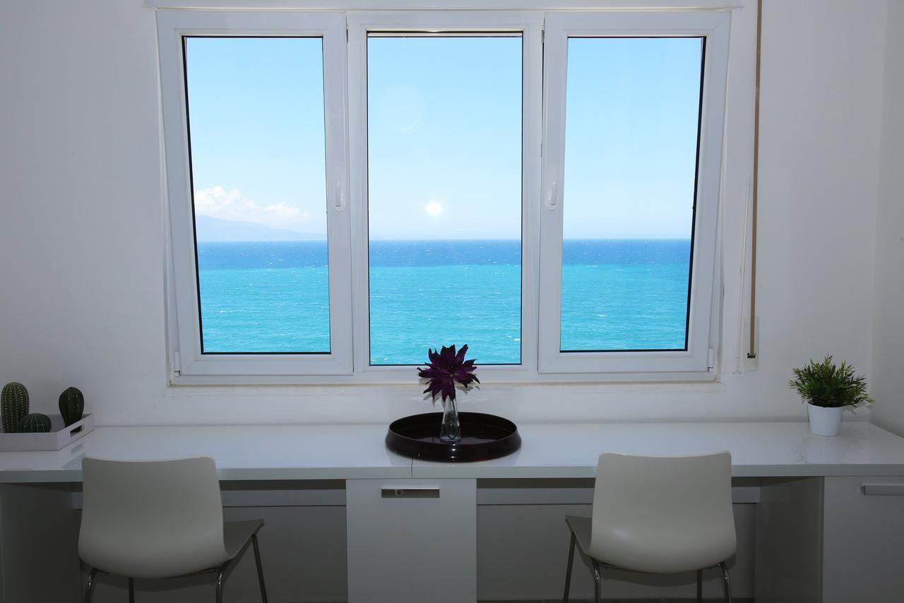 White Residence Luxury Apartments Sarandë 외부 사진